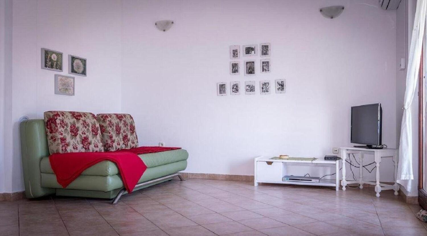 Apartments Brane - 100M From The Beach Trogir Exterior foto