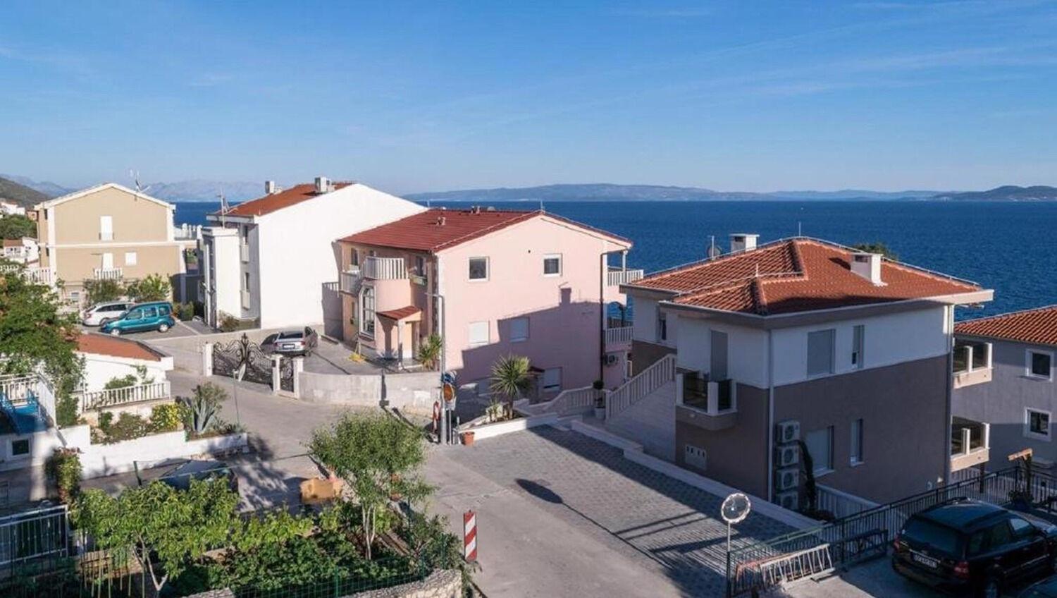 Apartments Brane - 100M From The Beach Trogir Exterior foto